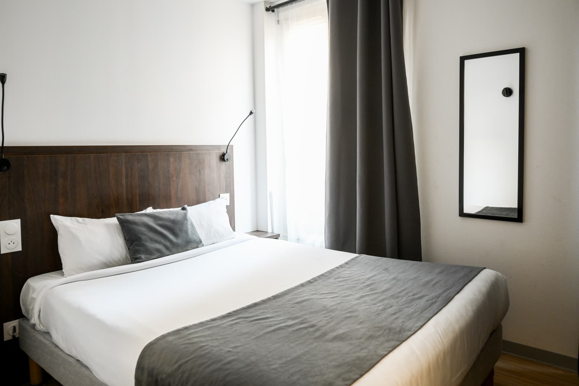 Chambre Double — Hôtel du Marché Paris 10e